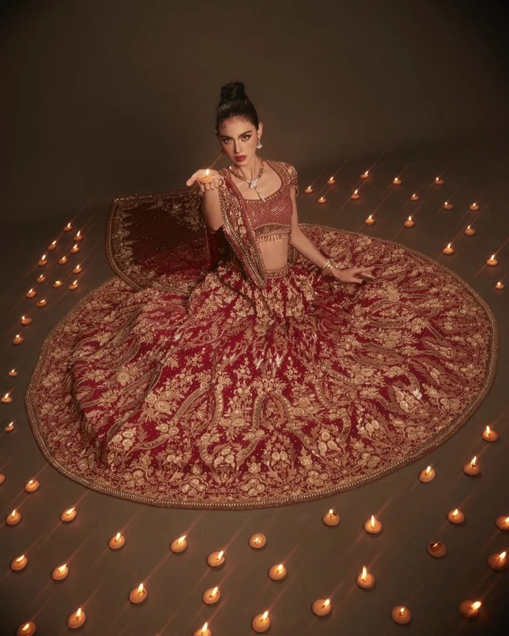 Davika Hoorne Davika Hoorne