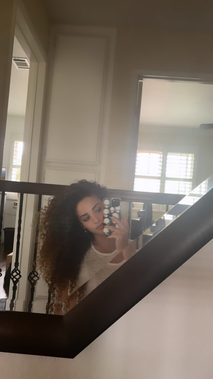 Sofie Dossi