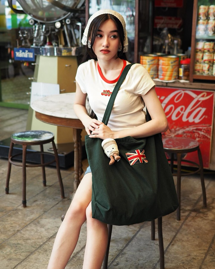 Moly Groves