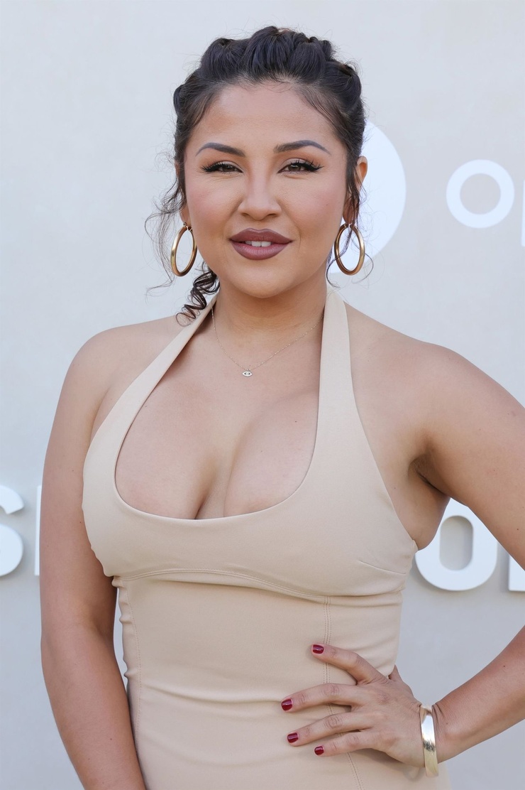 Annie Gonzalez Annie Gonzalez