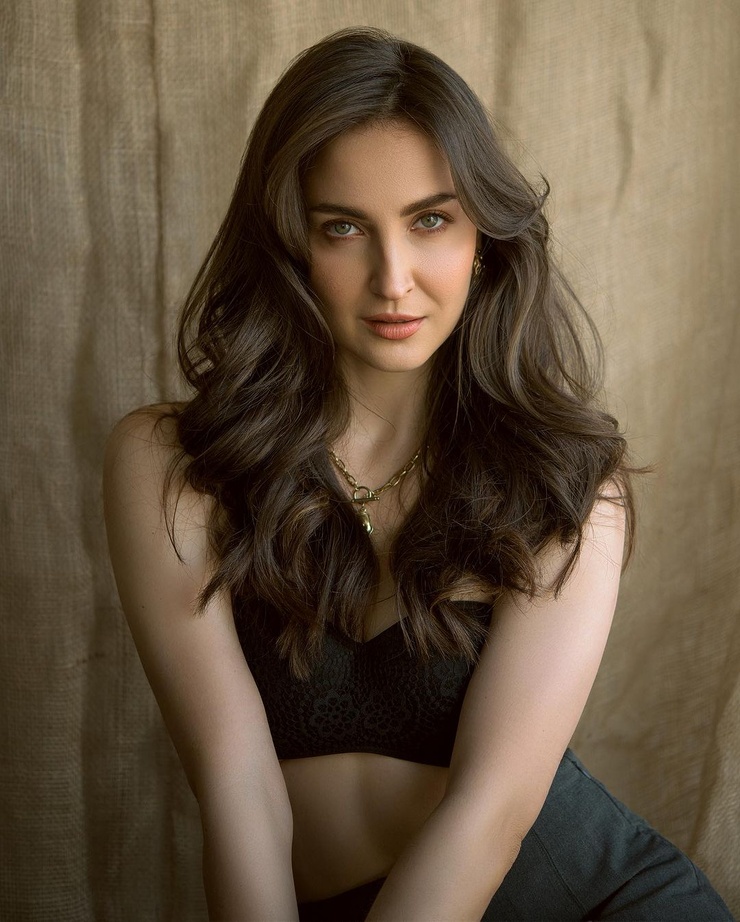 Elli Avram