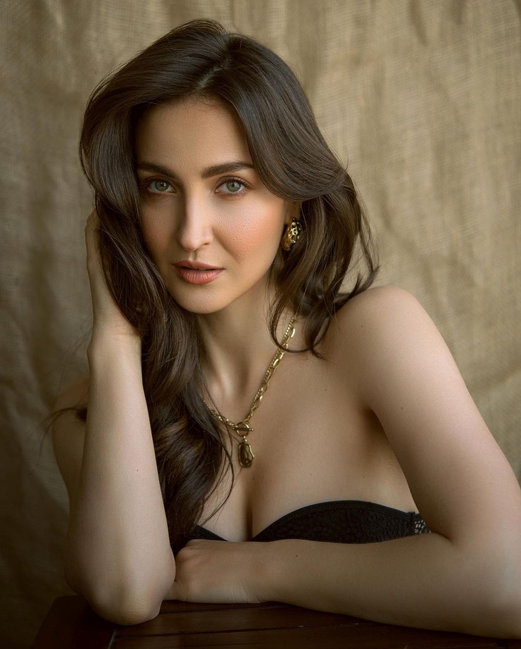 Elli Avram