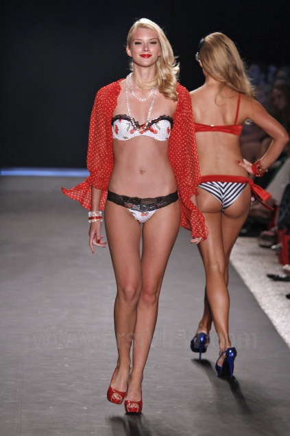 Emma Ishta Emma Ishta