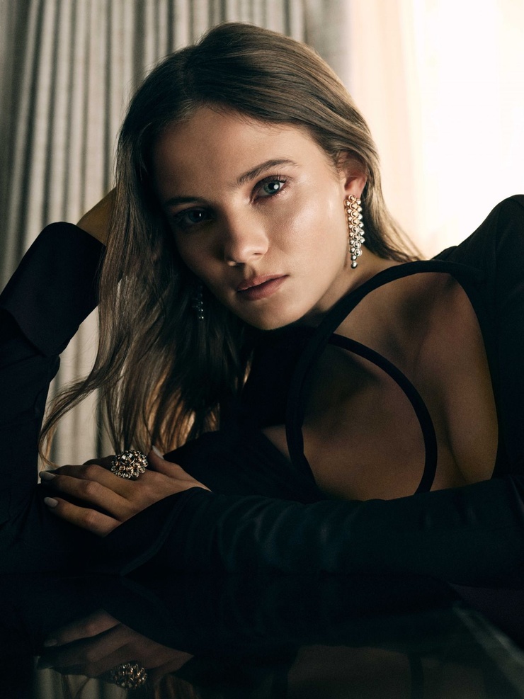 Freya Allan Freya Allan