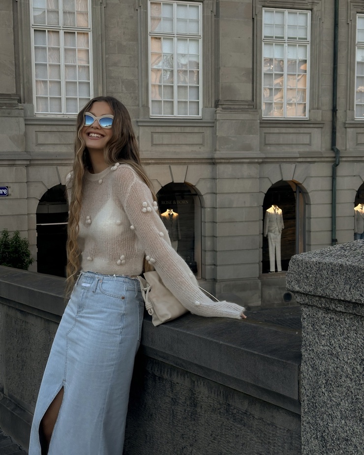 Zoë Pastelle Holthuizen