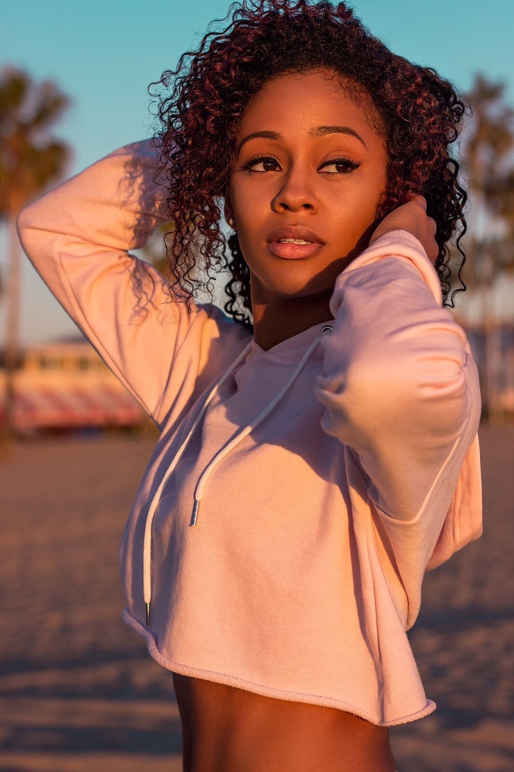 Dinetia Dean