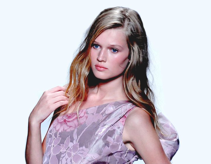 Toni Garrn Toni Garrn
