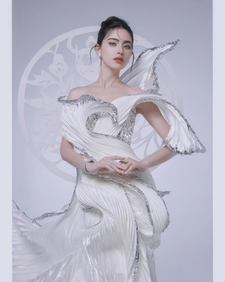 Davika Hoorne