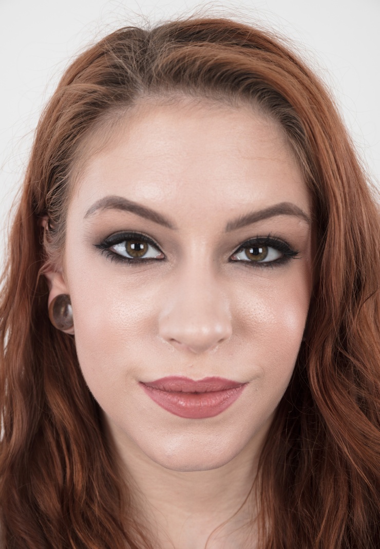 Anna (aka Anna De Ville)