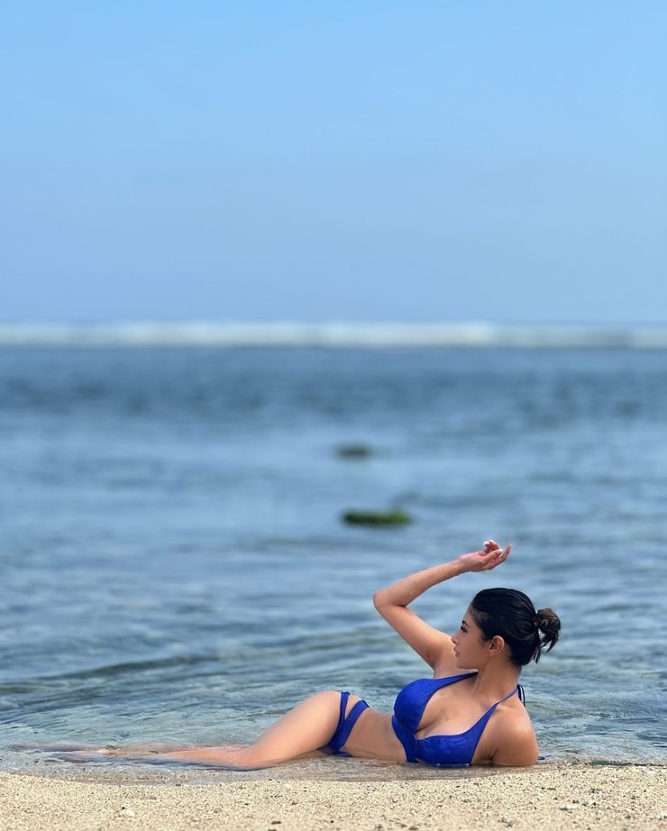 Mouni Roy