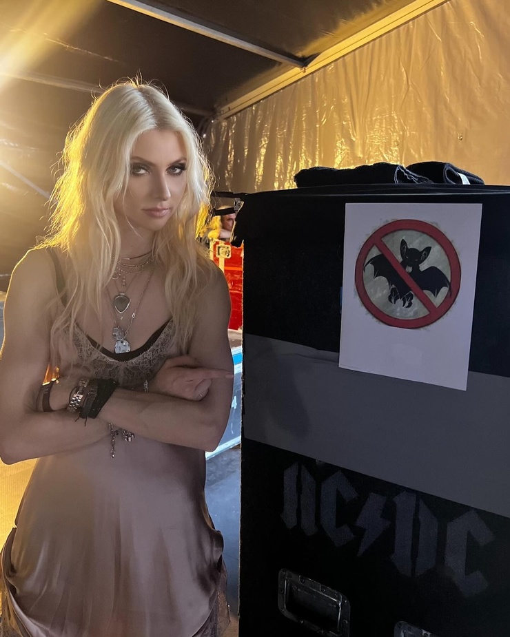 Taylor Momsen Taylor Momsen