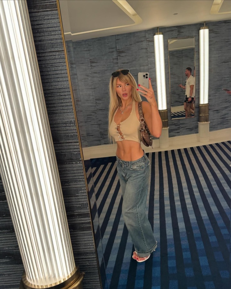 Taylor LaVie