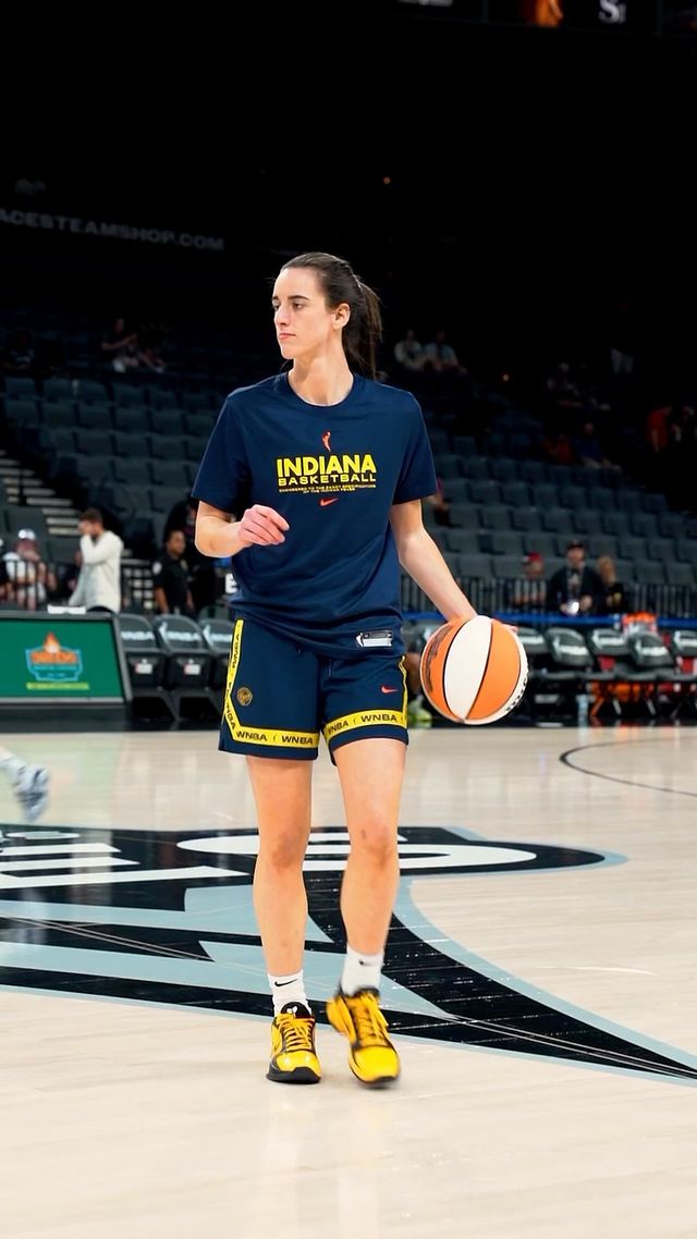 Caitlin Clark (ii)