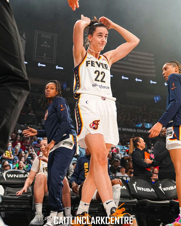 Caitlin Clark (ii)