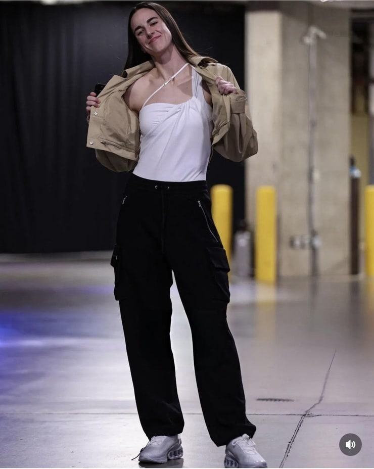 Caitlin Clark (ii)