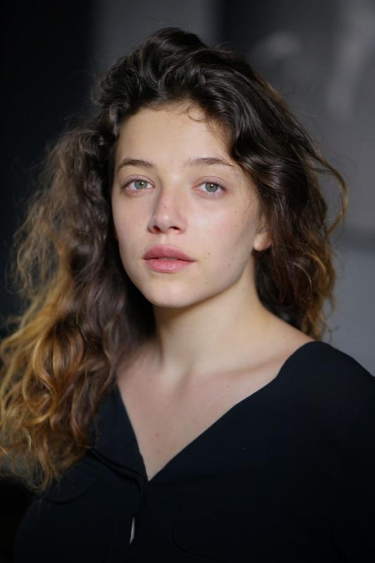Zoé Adjani