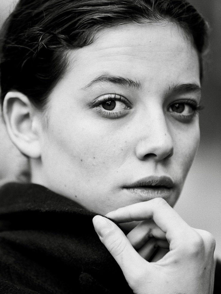 Zoé Adjani