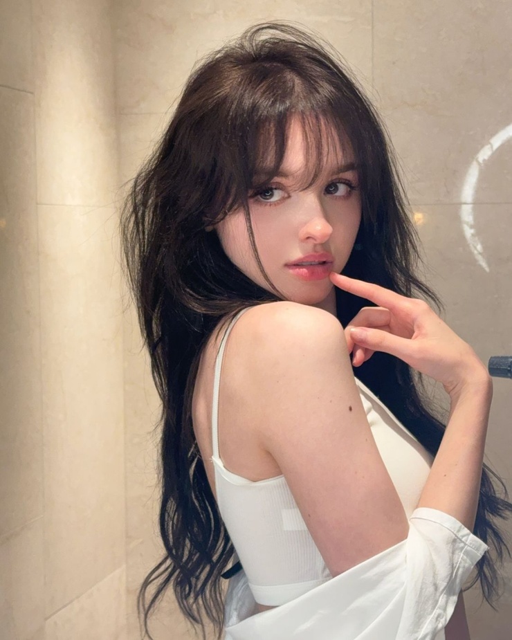 Elina Karimova Elina Karimova