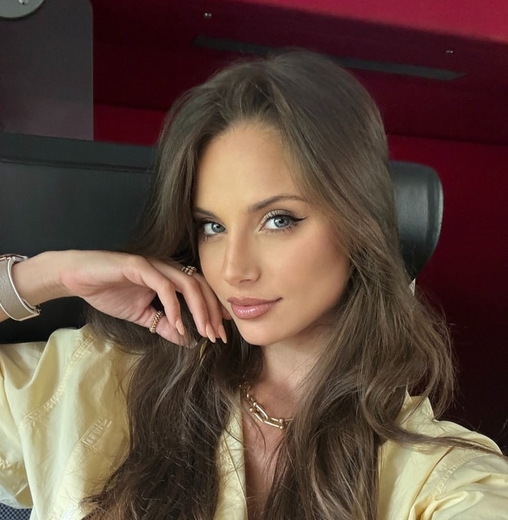 Carina Zavline