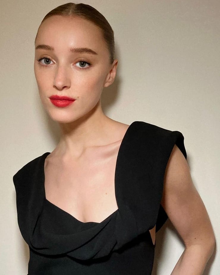 Picture of Phoebe Dynevor