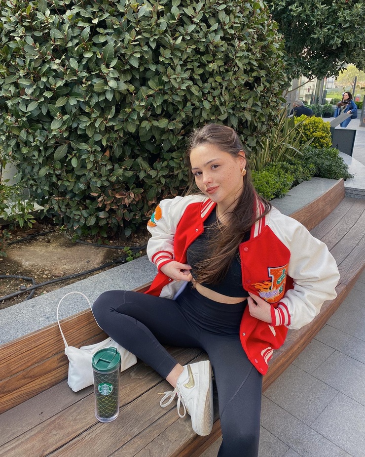 Derya Pinar Ak