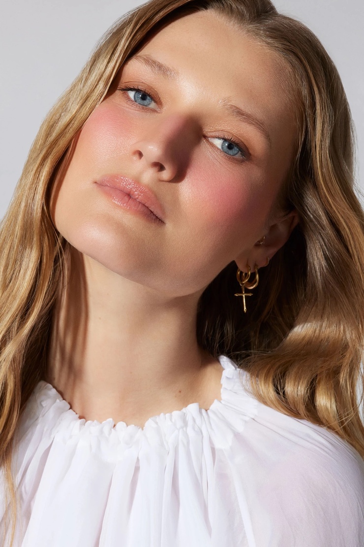 Toni Garrn