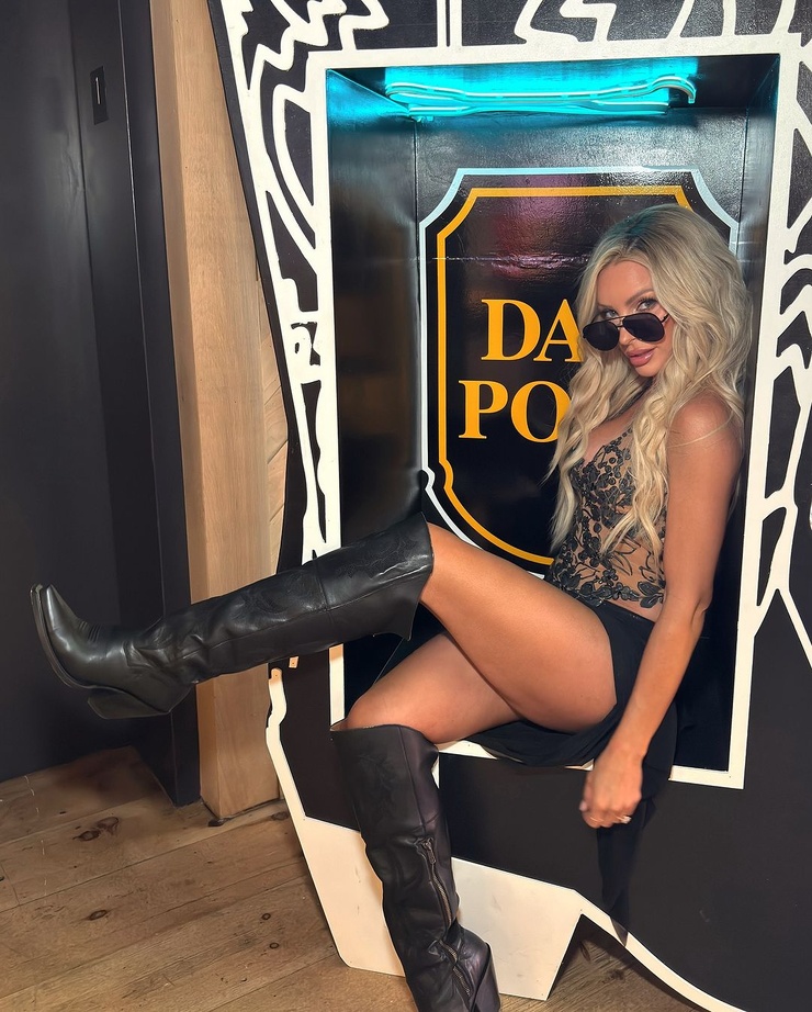 Holly Stocks