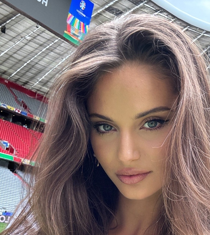 Carina Zavline