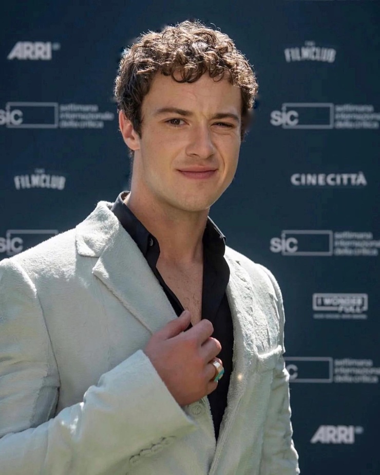 Joseph Quinn