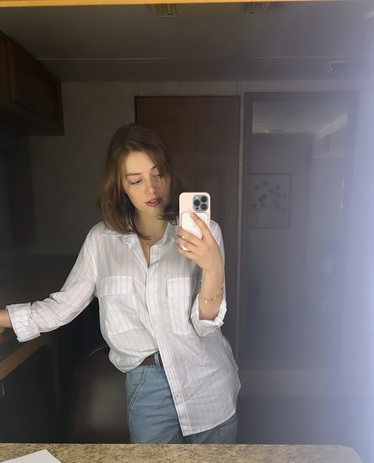 Grace Van Dien