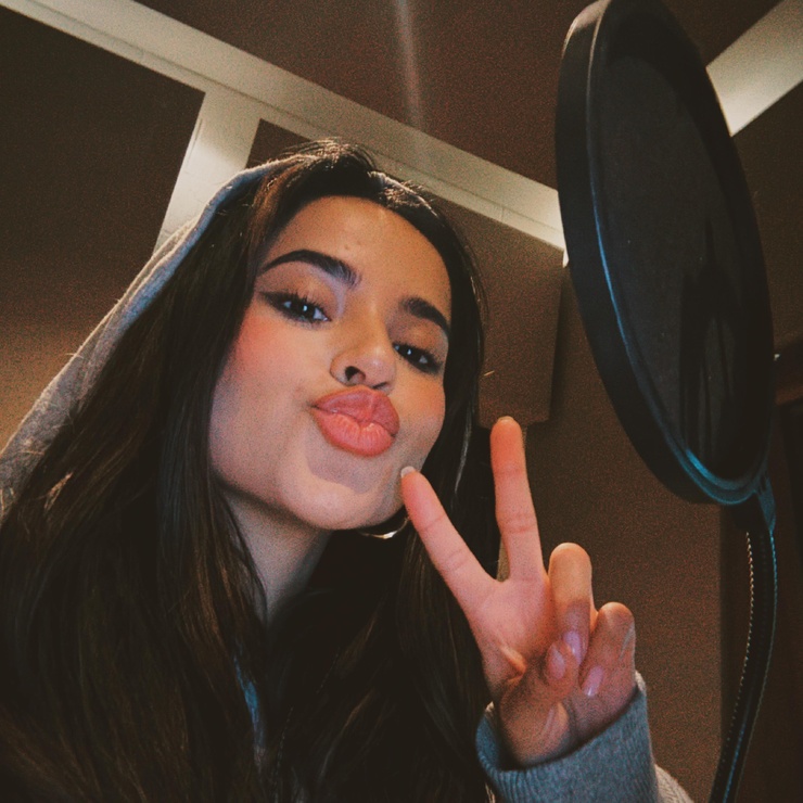 Picture of Becky G.