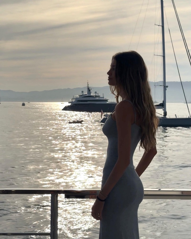 Sienna Raine