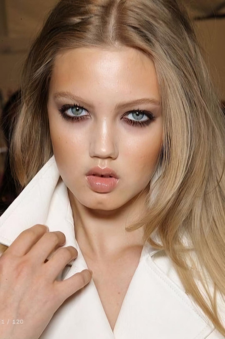 Picture of Lindsey Wixson