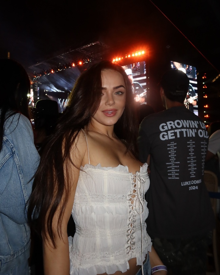 Oana Gregory