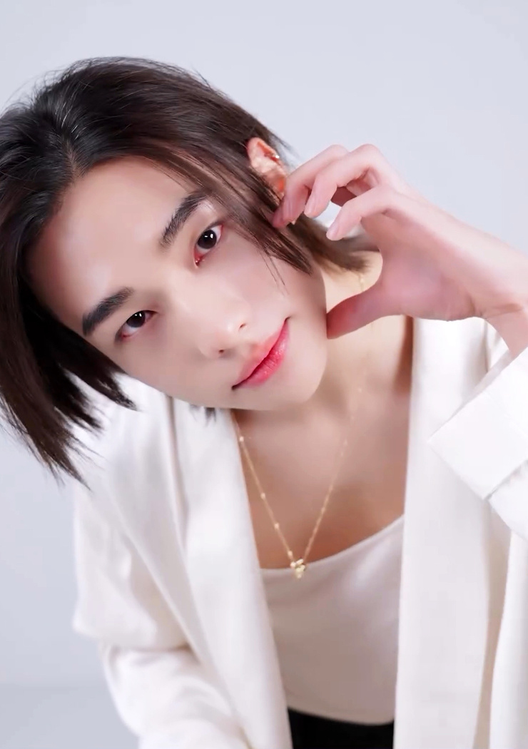 Hyun-Jin Hwang