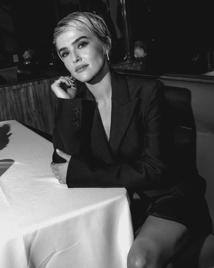 Zoey Deutch