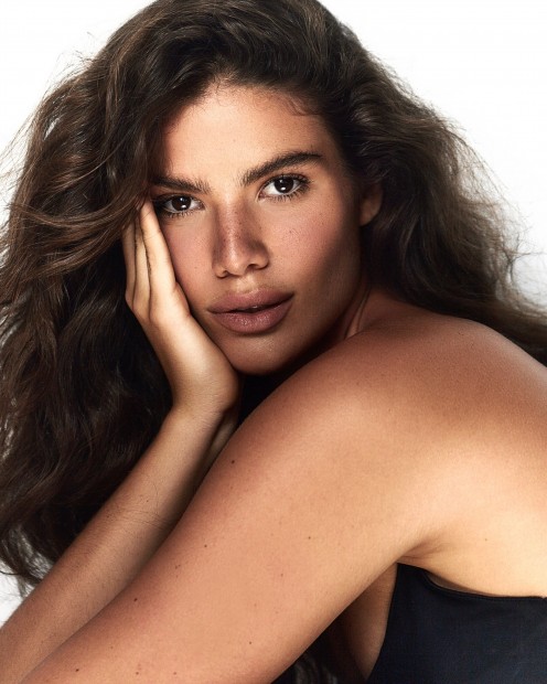 Julia Esther