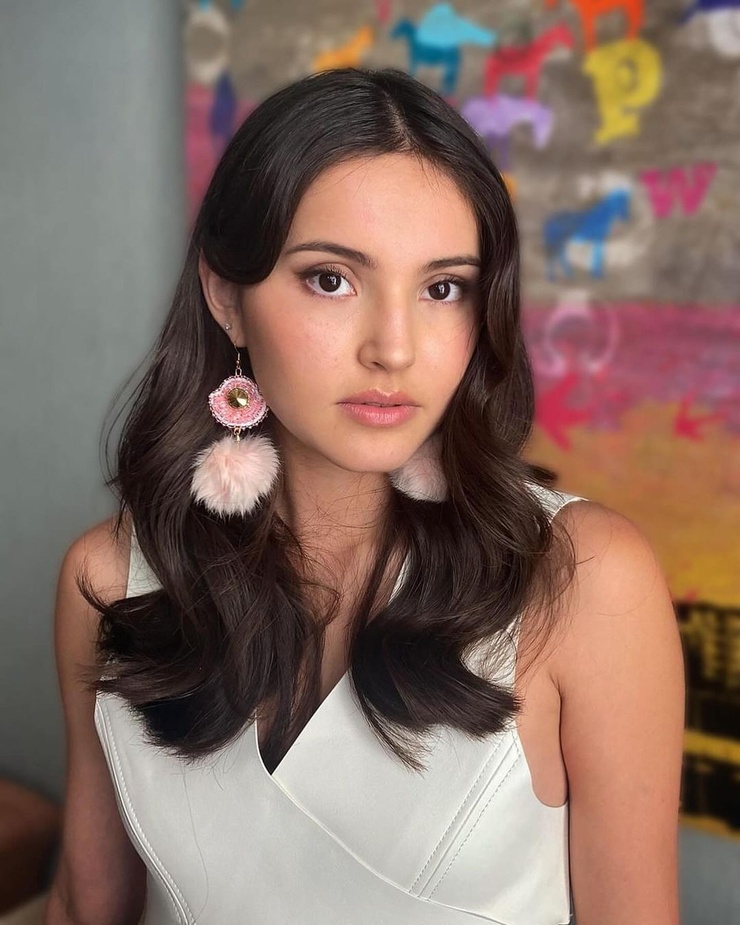 Isabel Deroy-Olson