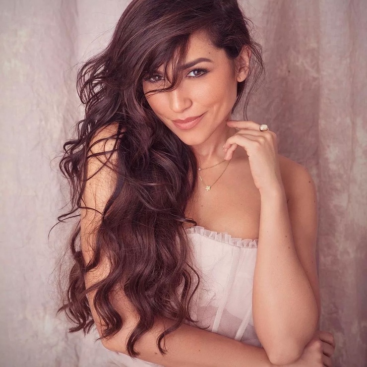 Ana Isabelle