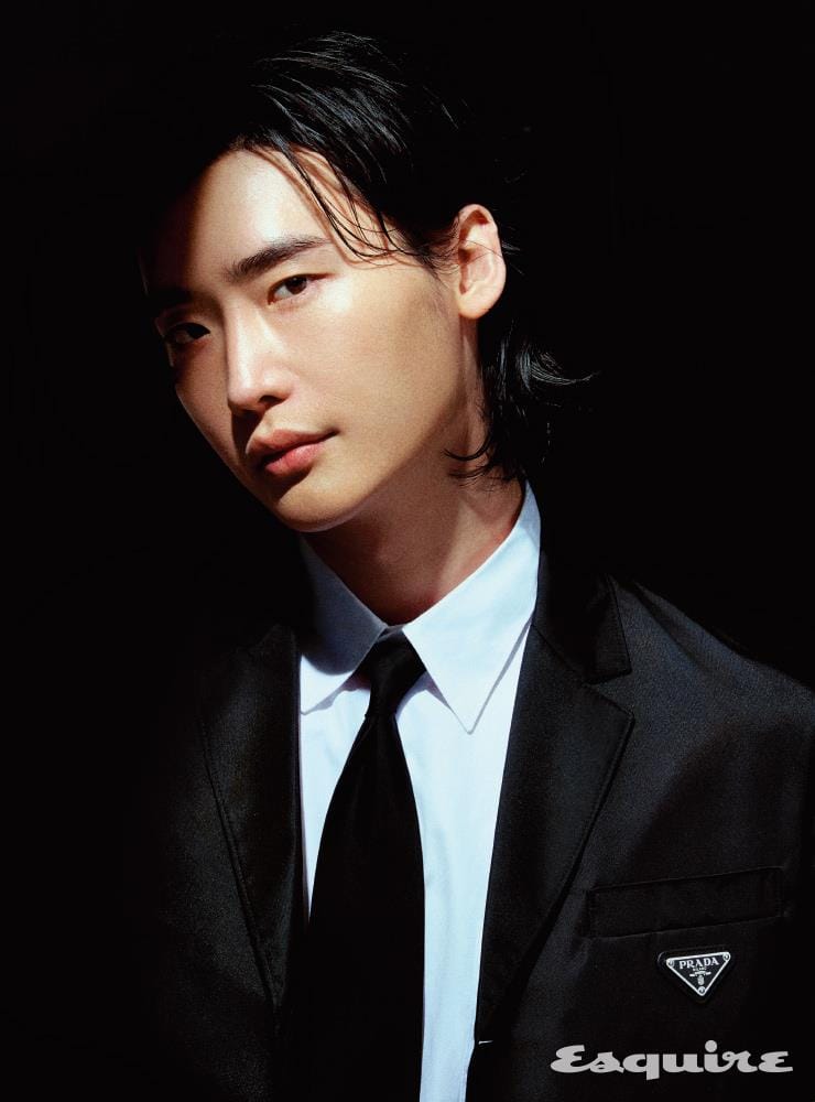 Jong Suk Lee