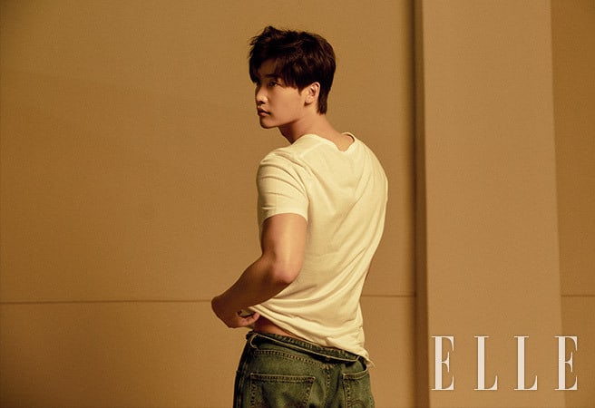 Jong Suk Lee