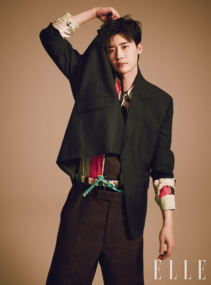 Jong Suk Lee