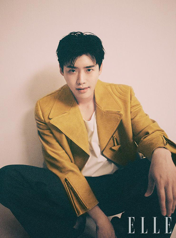 Jong Suk Lee