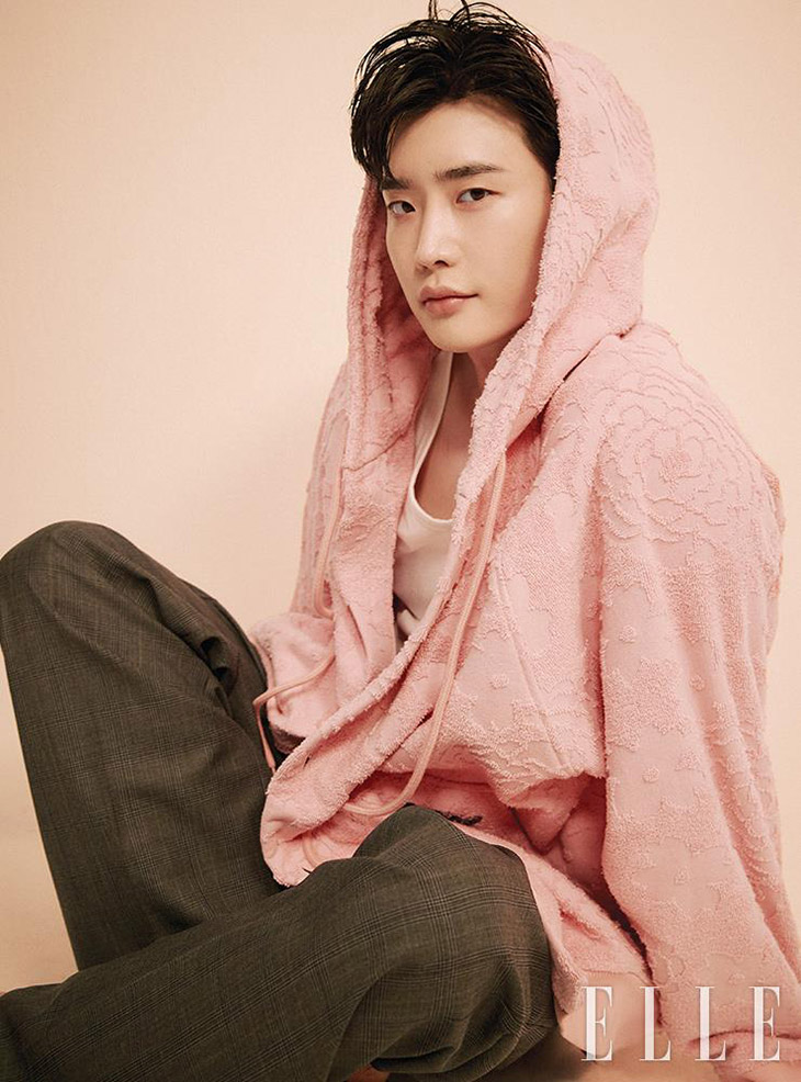 Jong Suk Lee