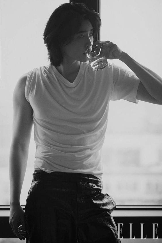 Jong Suk Lee