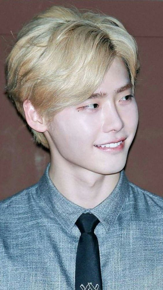 Jong Suk Lee