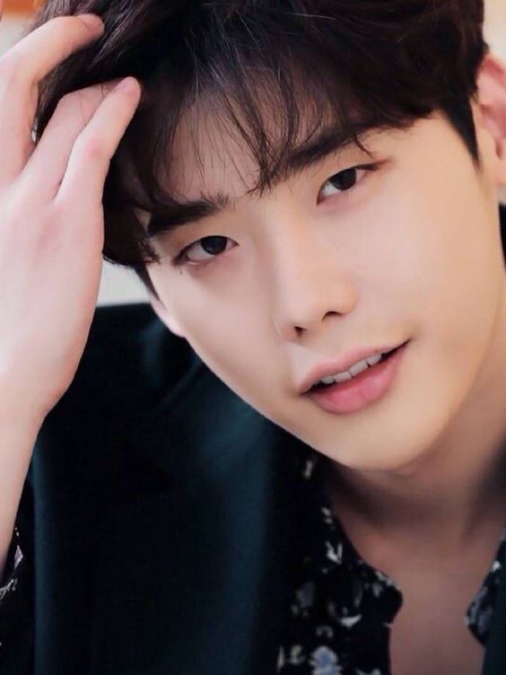 Jong Suk Lee