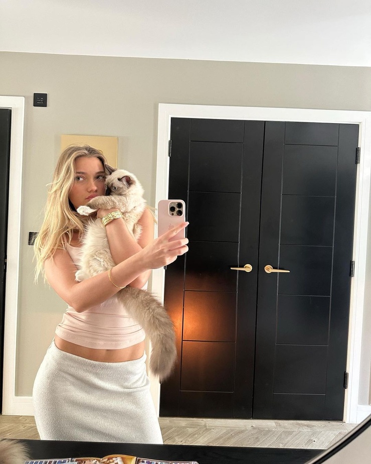 Mimi Slinger