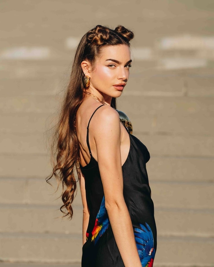 MARA LAFONTAN