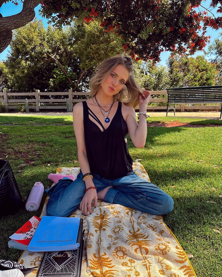 Anne Winters Anne Winters
